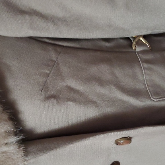 Vintage,  Sears green wool coat with real fur collar. - Picture 5 of 13